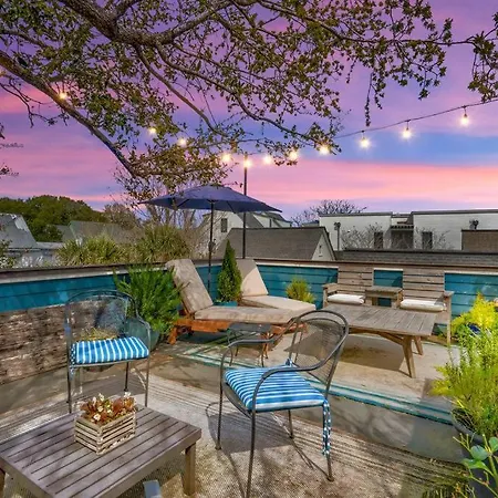 Elegant Sunlit Home With Private Rooftop Oasis